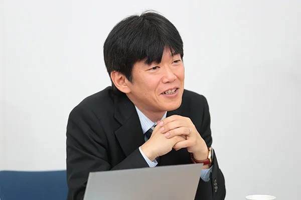 「まだ会社でやれることがある」同じ場所にいるからこそできる挑戦――岩崎電気 新井隆之氏に聞いた